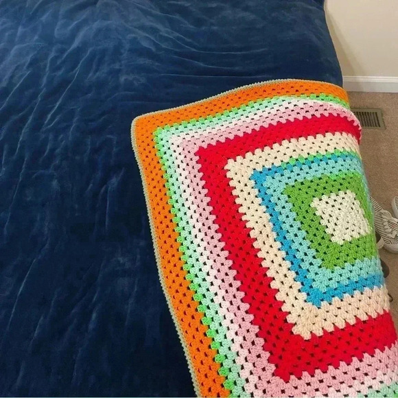 Beautiful Hand Made Small Crochet Afgan Throw Blanket Multicolored Color 40X40 - Picture 9 of 12